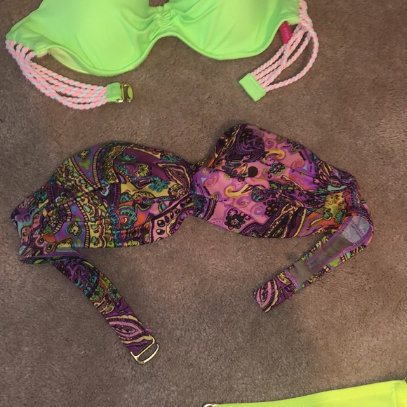 Lot of Victoria’s Secret Bikini Tops size XS - Picture 3 of 5